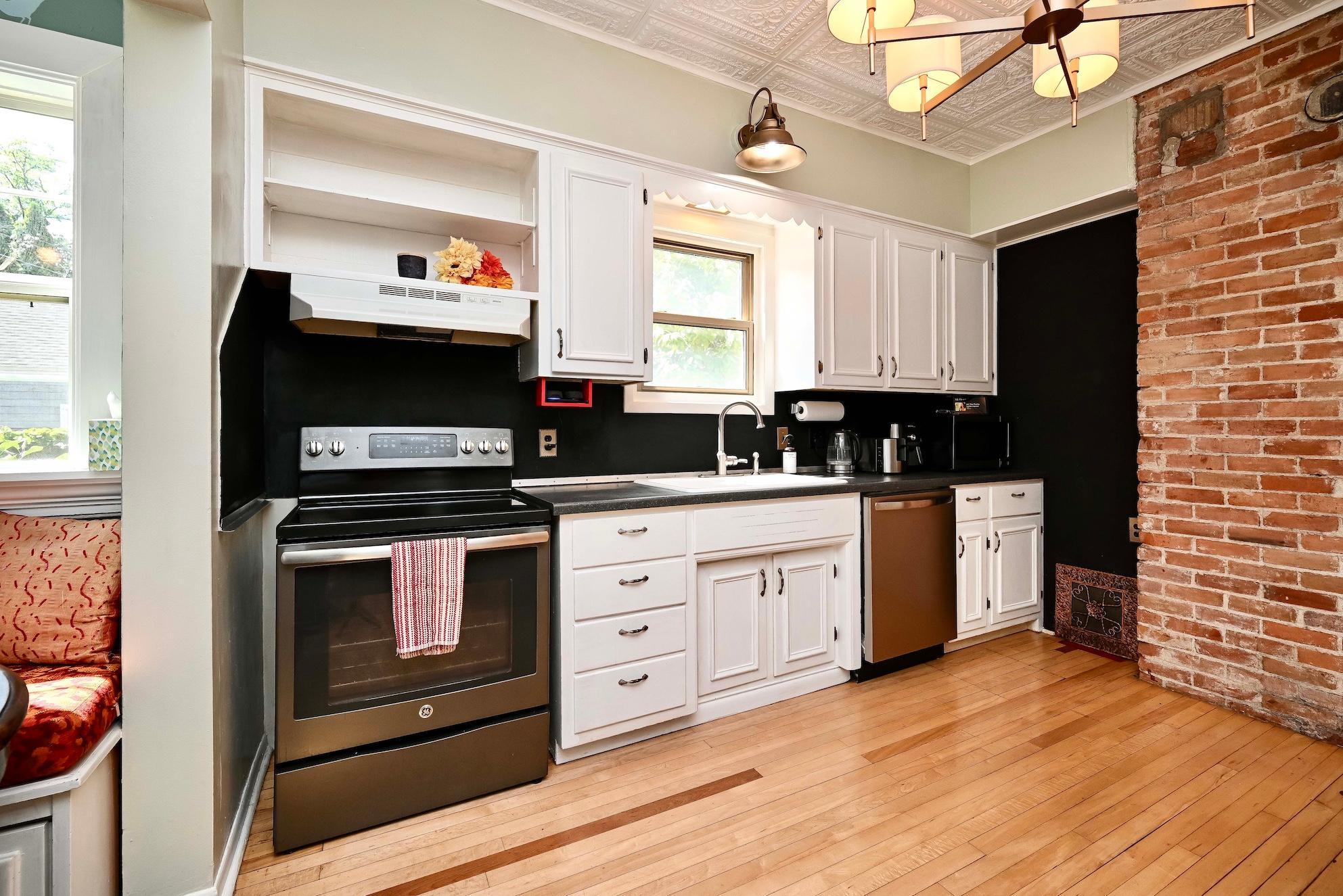 216 Kansas Street Property Photo 11