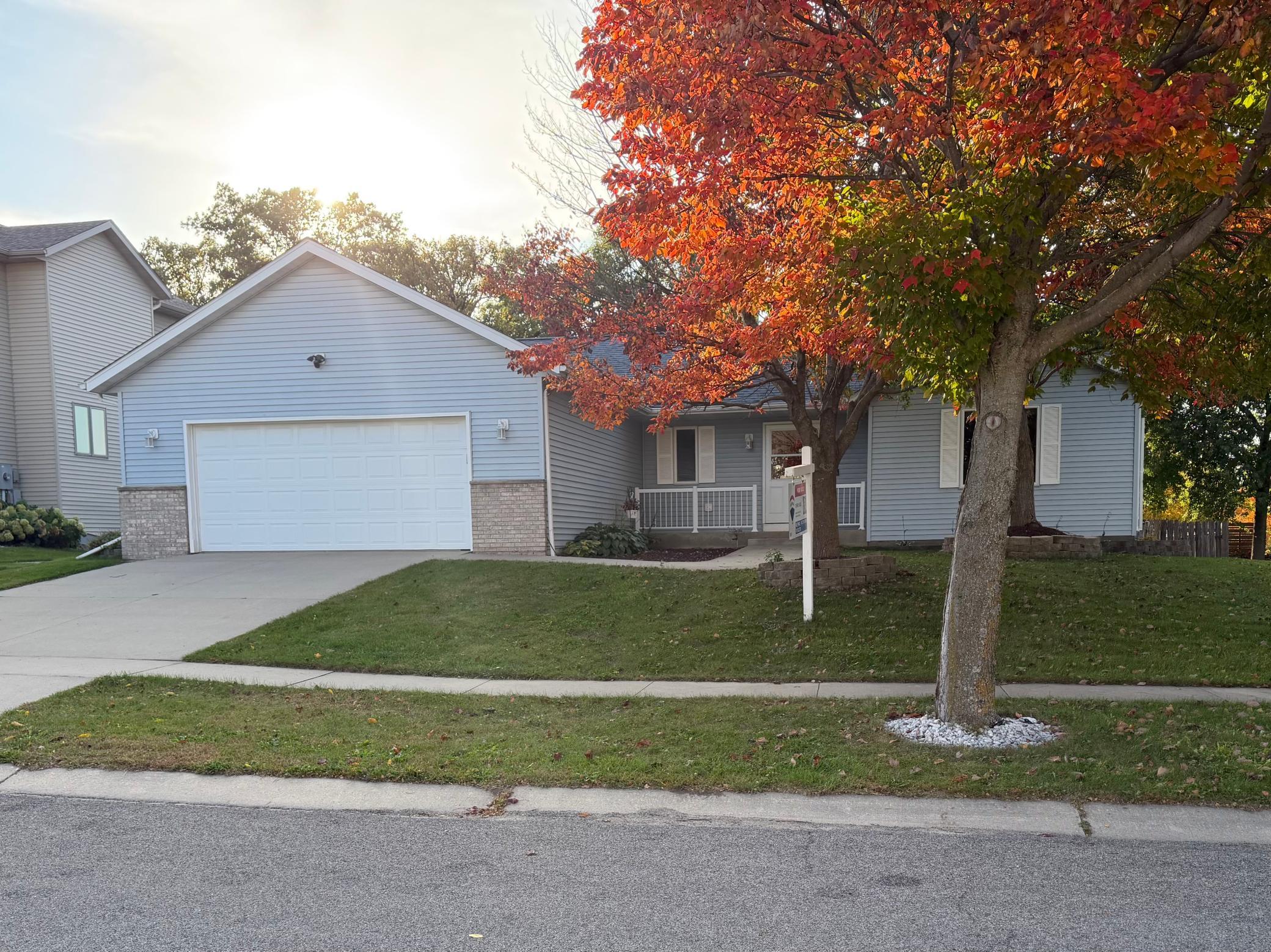 1007 Golfers Court Se Property Photo 1