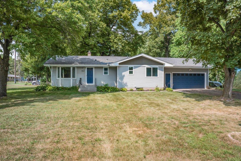 727 Tanglewood Drive Property Photo 1