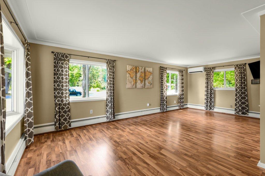 727 Tanglewood Drive Property Photo 2