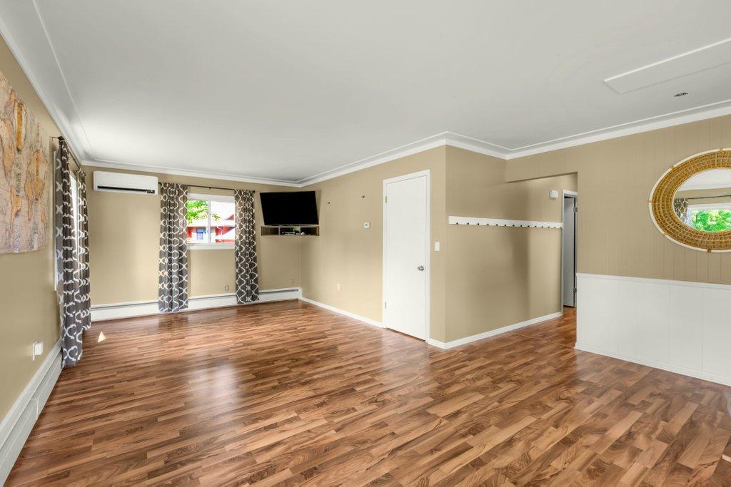 727 Tanglewood Drive Property Photo 3