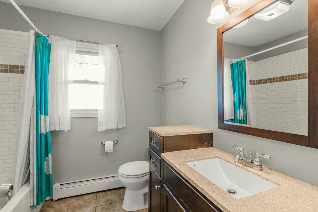 727 Tanglewood Drive Property Photo 5