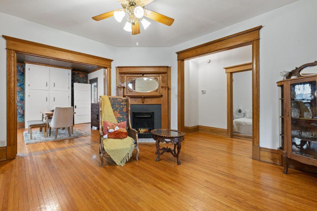 1122 Marshall Avenue Property Photo 4