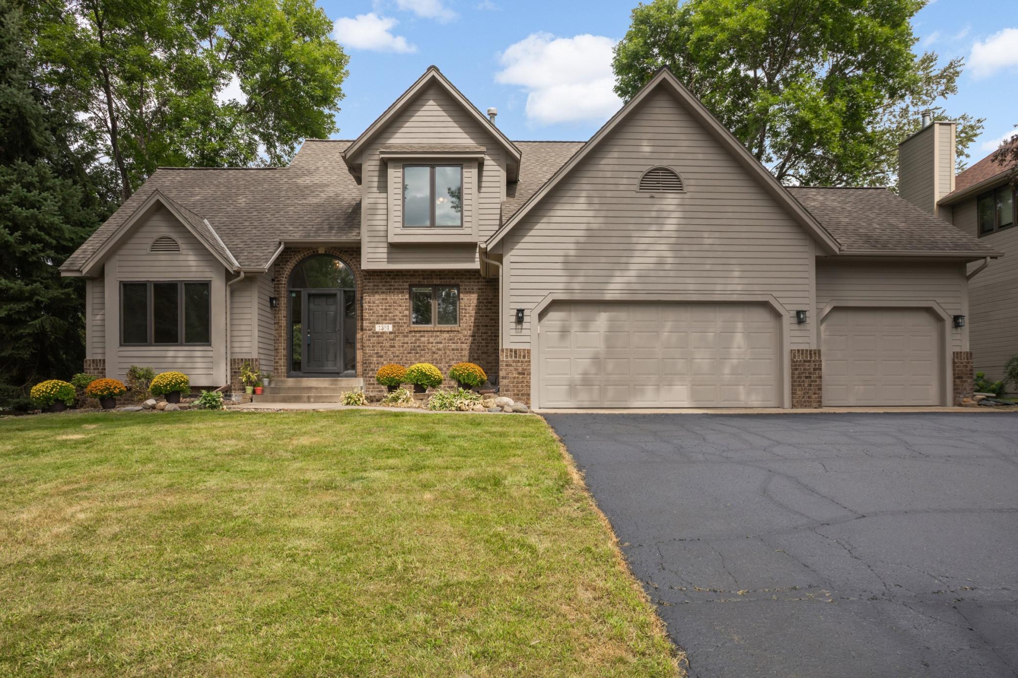 1381 Interlachen Drive Property Photo 1