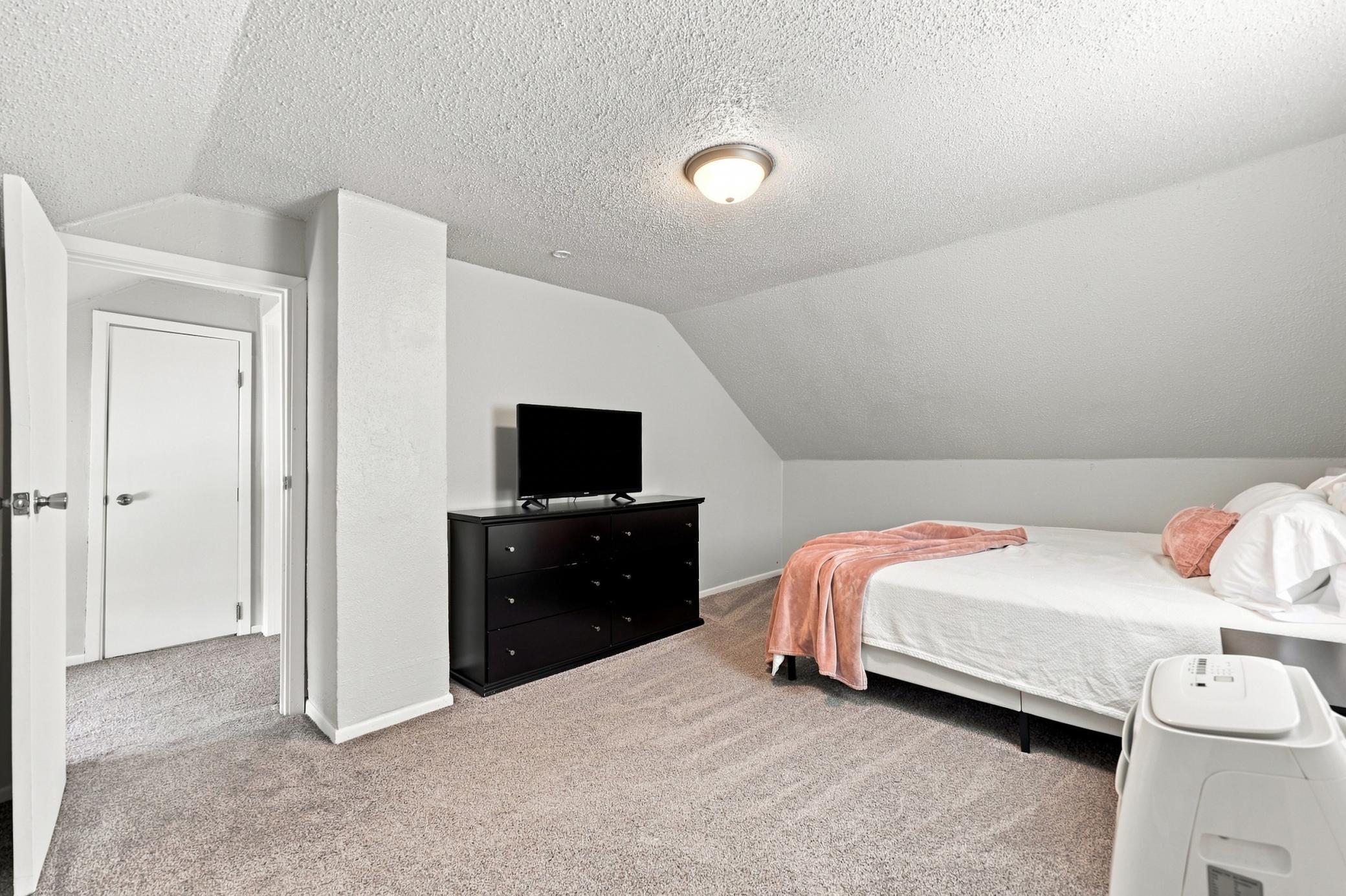 1331 10th Avenue N Property Photo 16