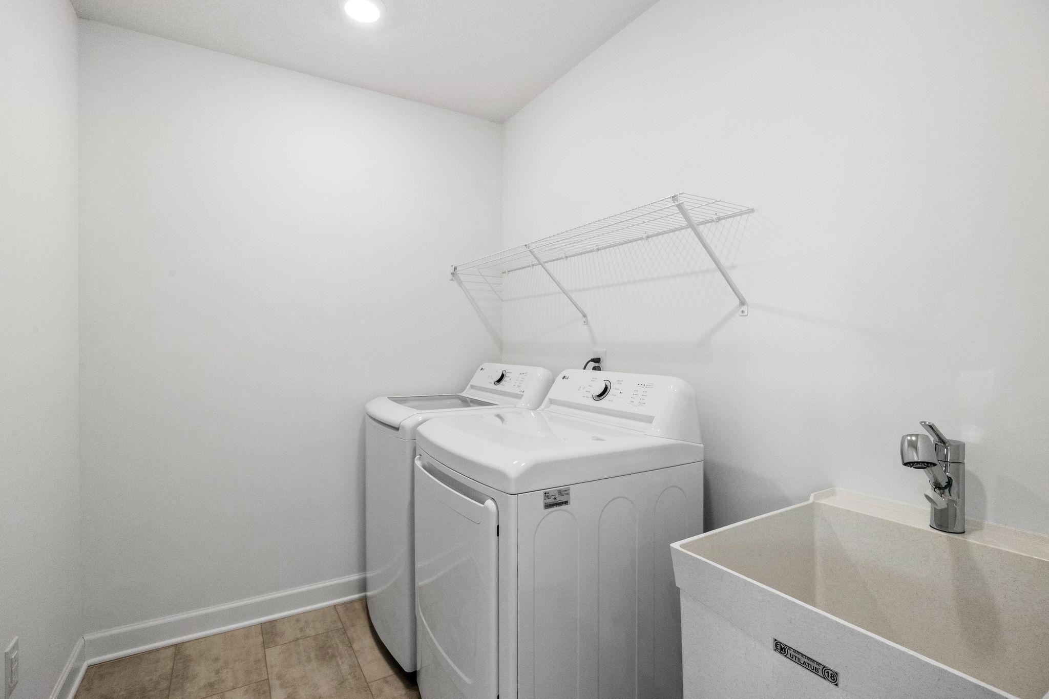 1082 Achilles Drive Property Photo 16