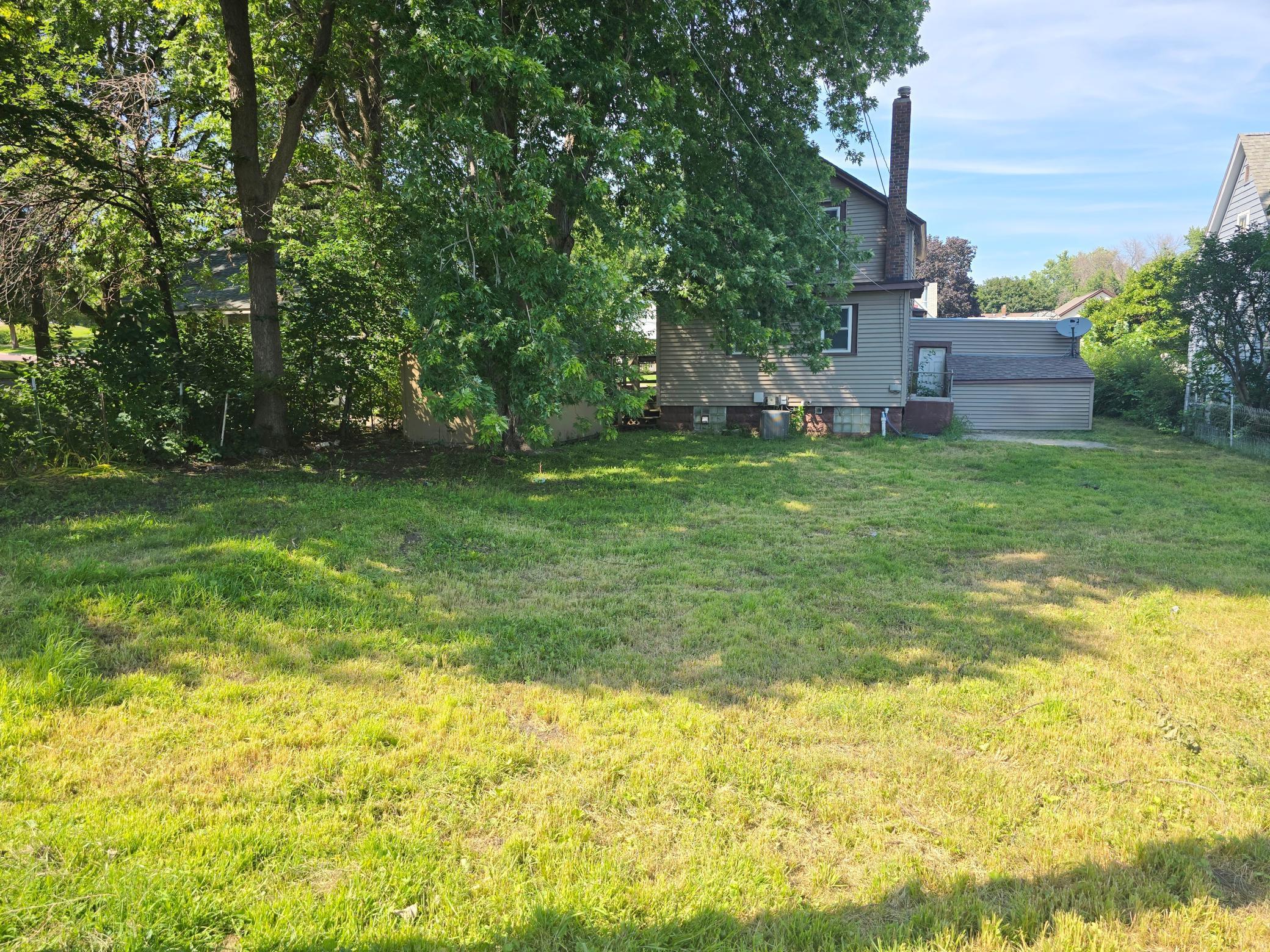 706 E 3rd Street Property Photo 2
