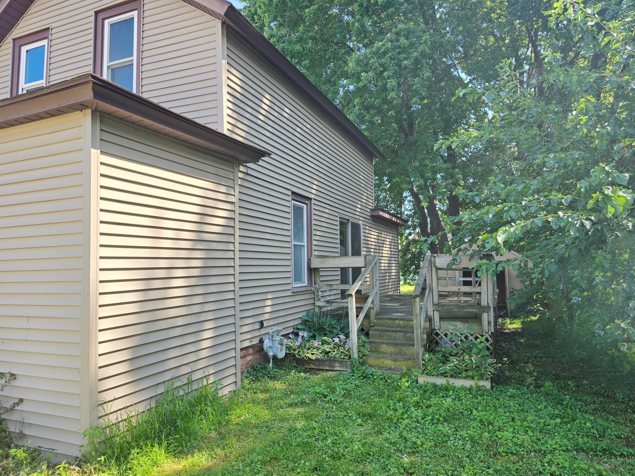 706 E 3rd Street Property Photo 15