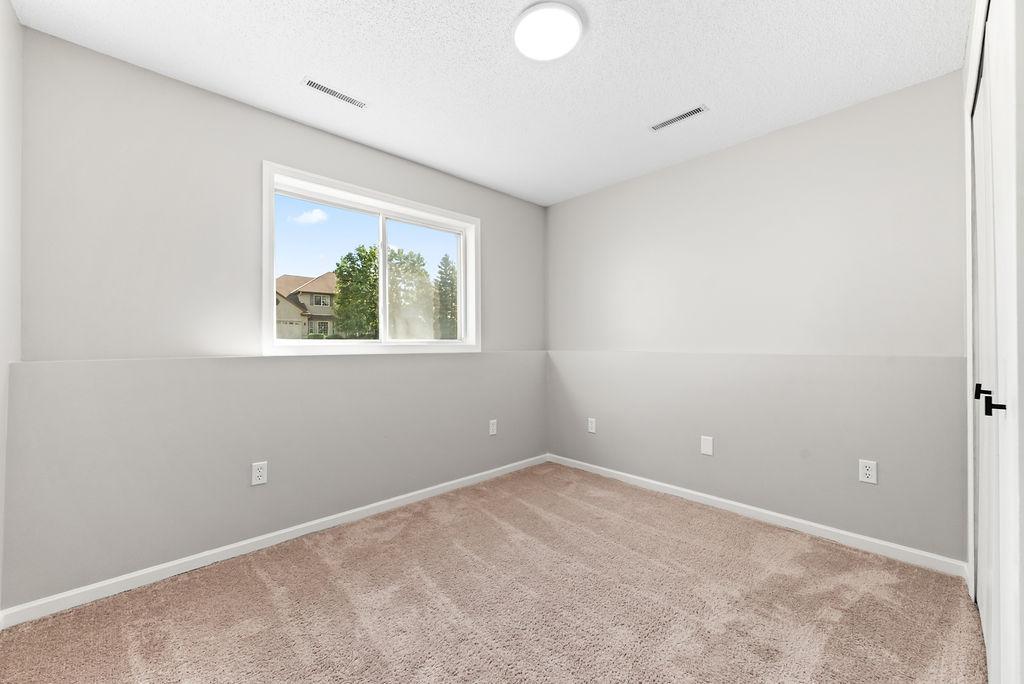 2827 18th Avenue E Property Photo 31