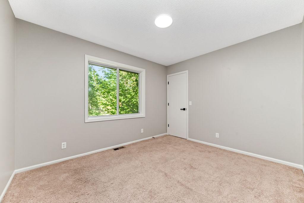 2827 18th Avenue E Property Photo 33