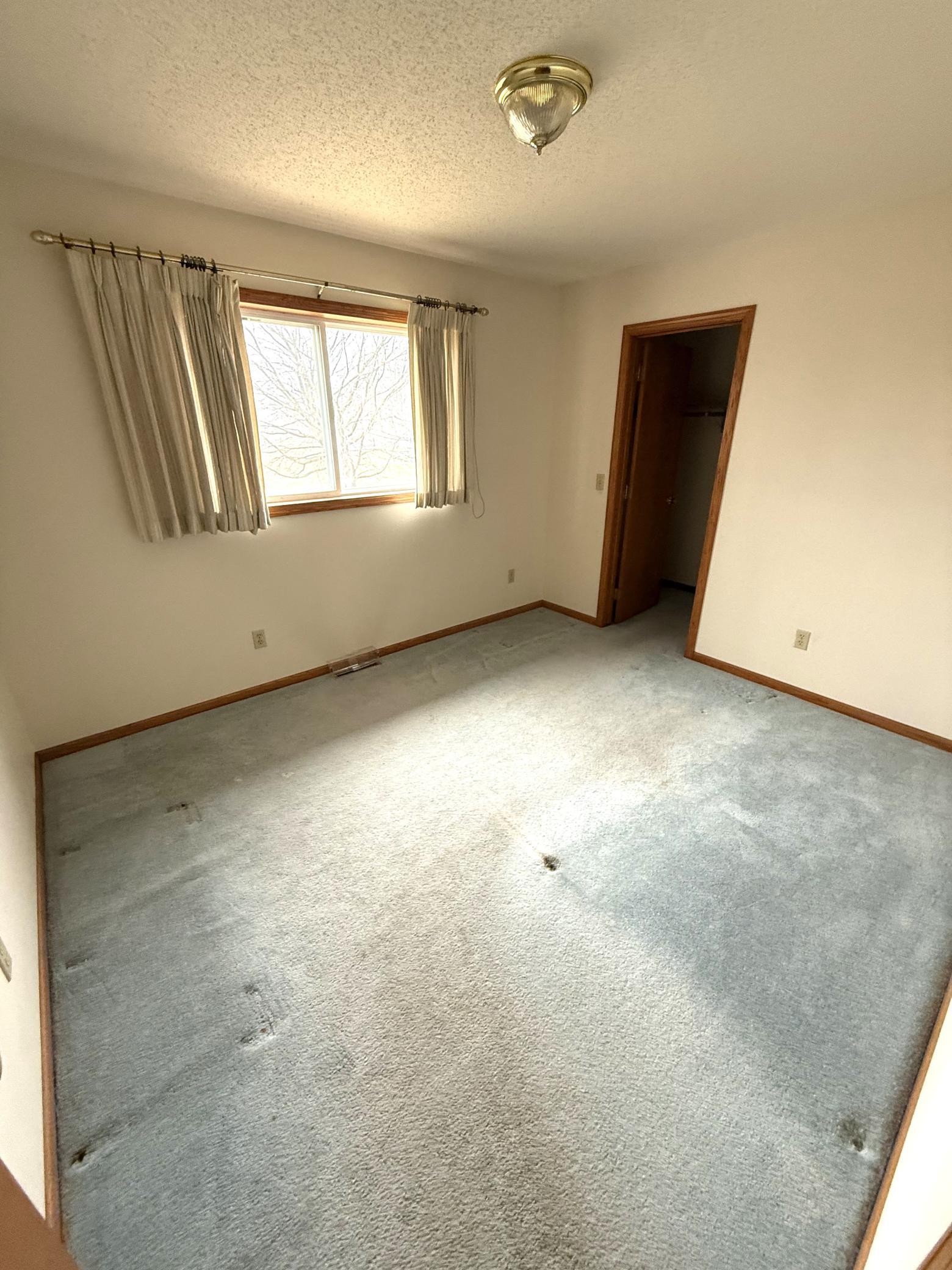 580 Simon Avenue W Property Photo 16