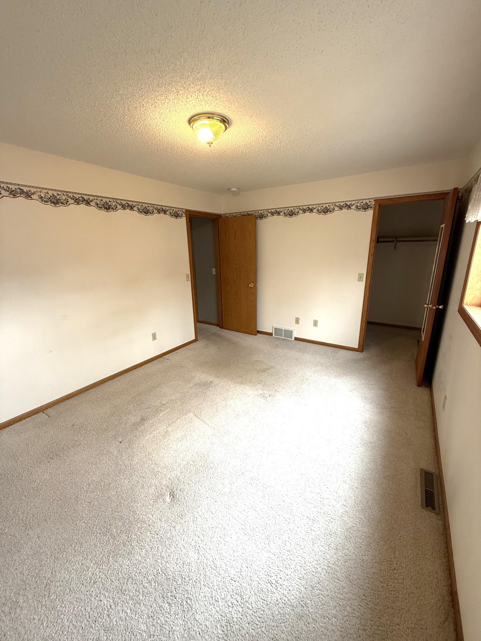 580 Simon Avenue W Property Photo 20