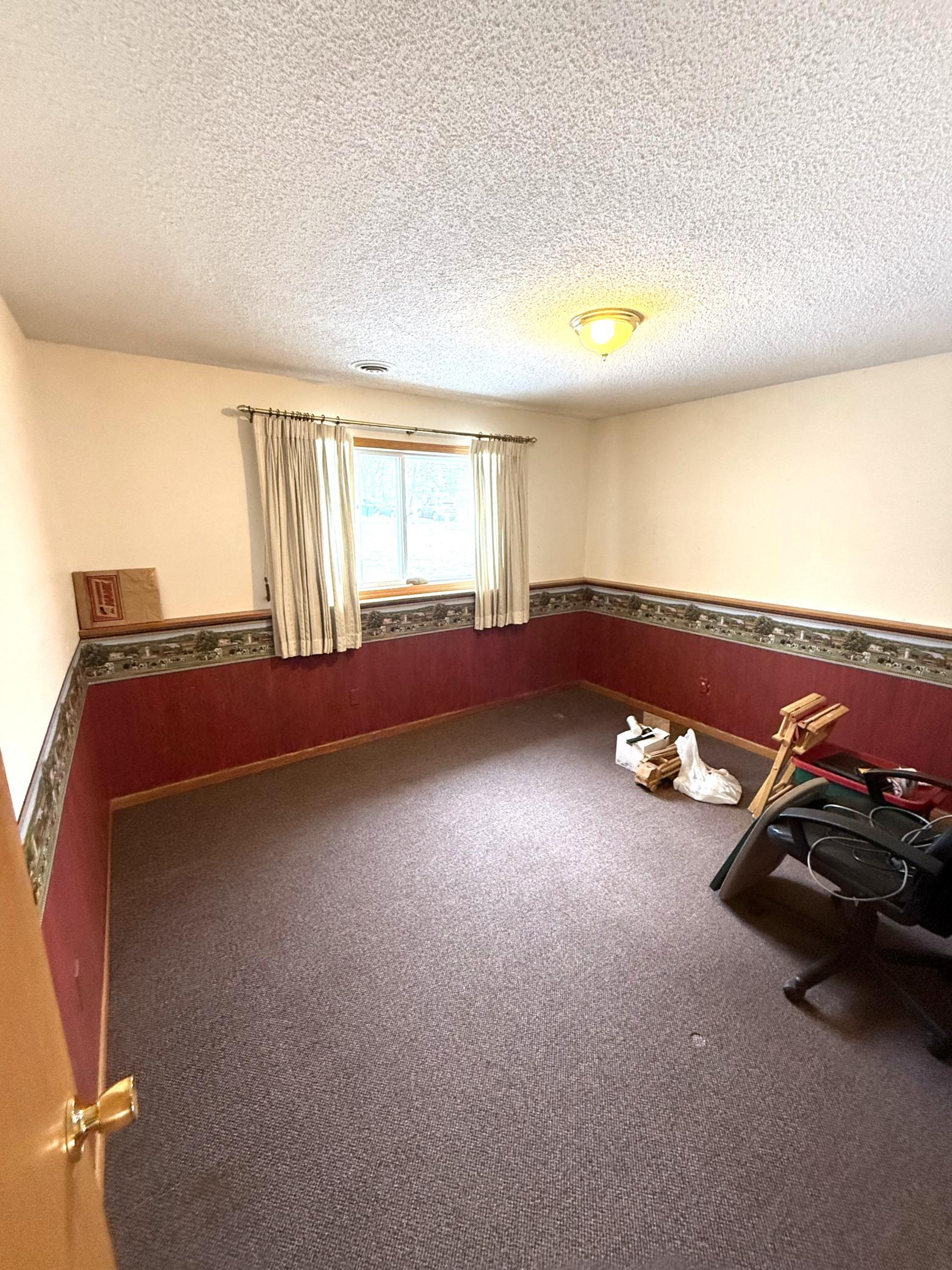 580 Simon Avenue W Property Photo 22