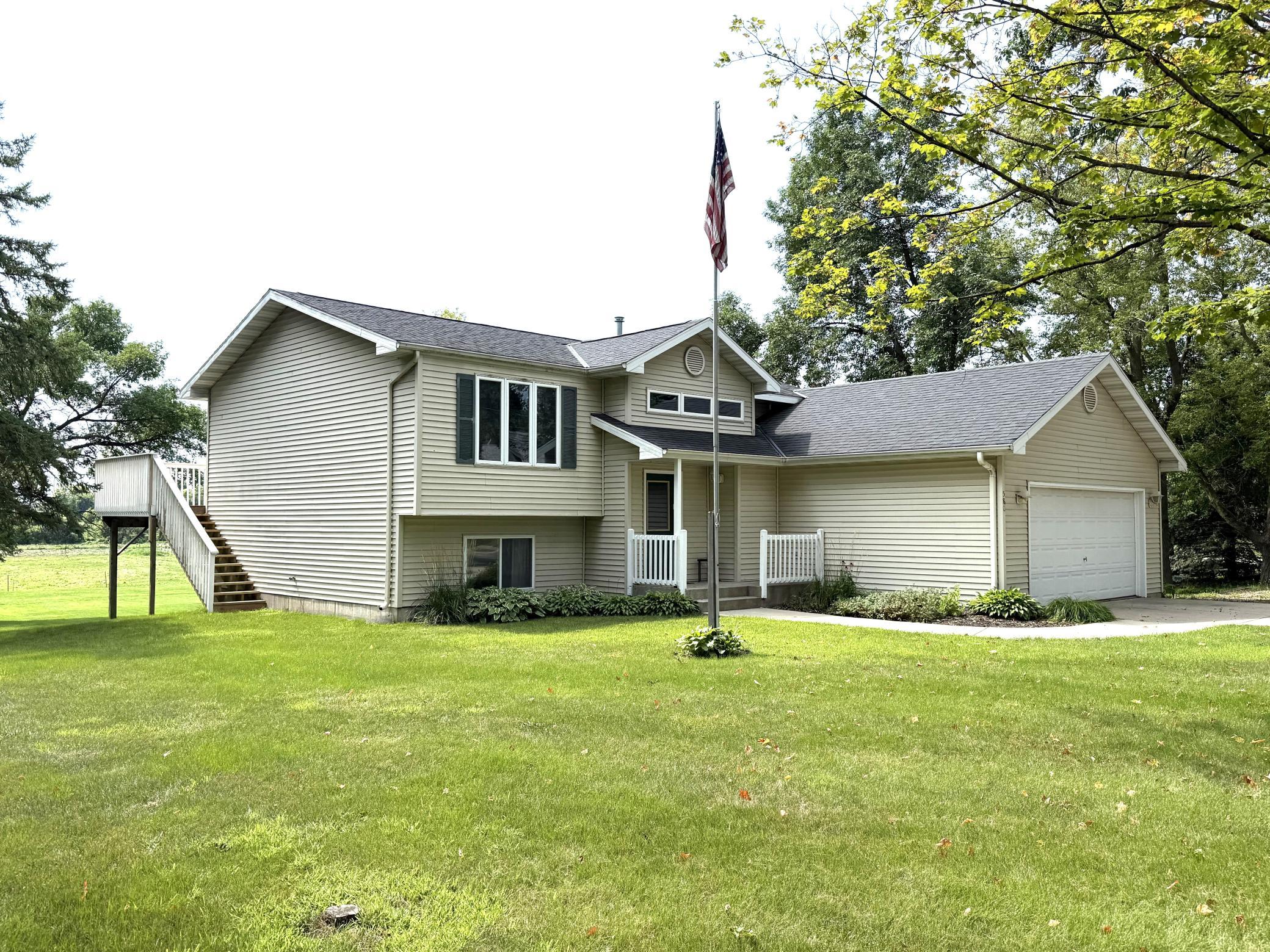 580 Simon Avenue W Property Photo 23