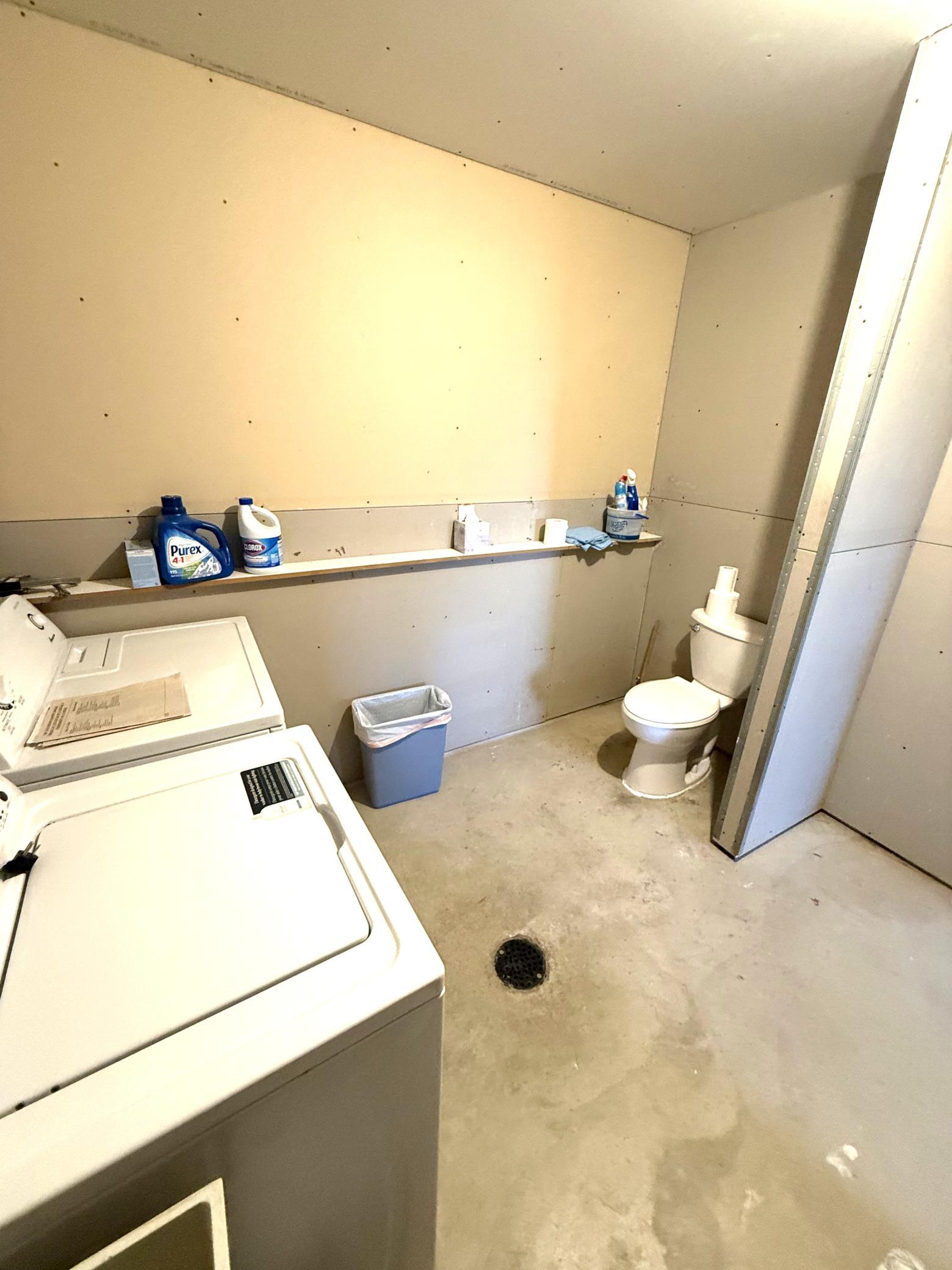 580 Simon Avenue W Property Photo 27