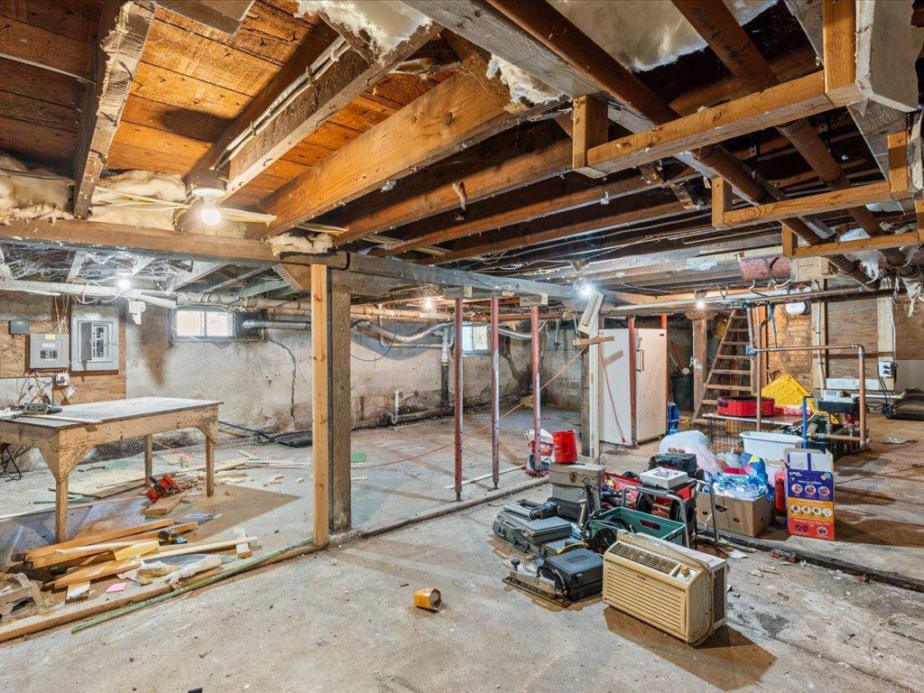 110 Central Avenue N Property Photo 27