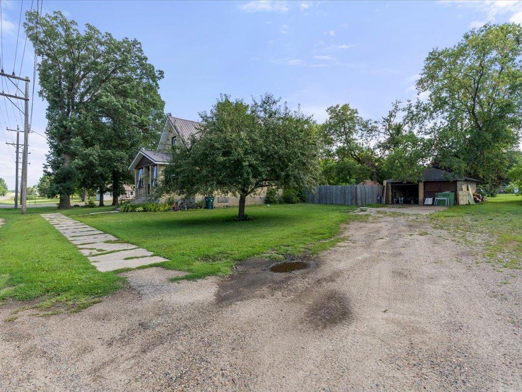 110 Central Avenue N Property Photo 35