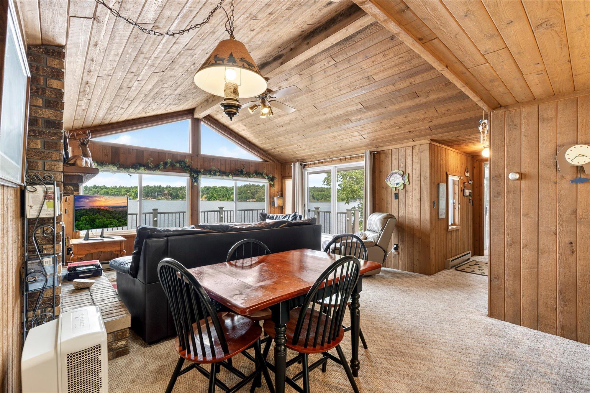 32517 Timberlane Point Property Photo 4