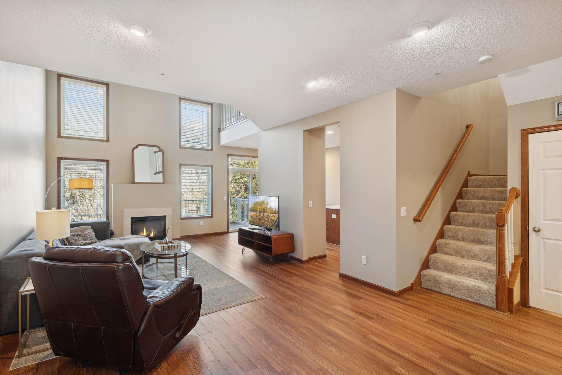 15549 Lilac Drive Property Photo 3