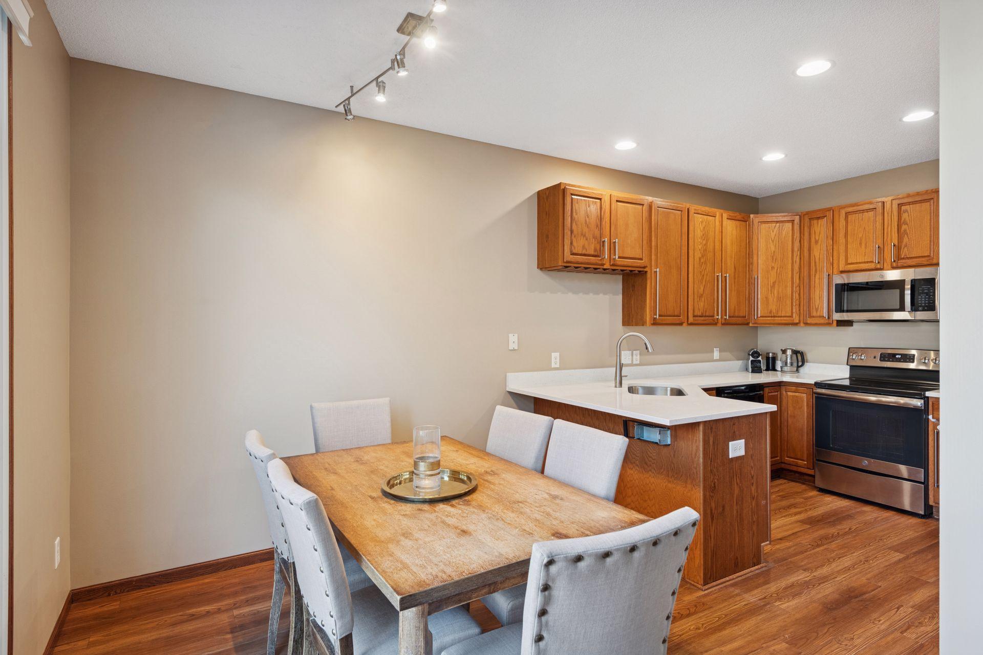 15549 Lilac Drive Property Photo 8