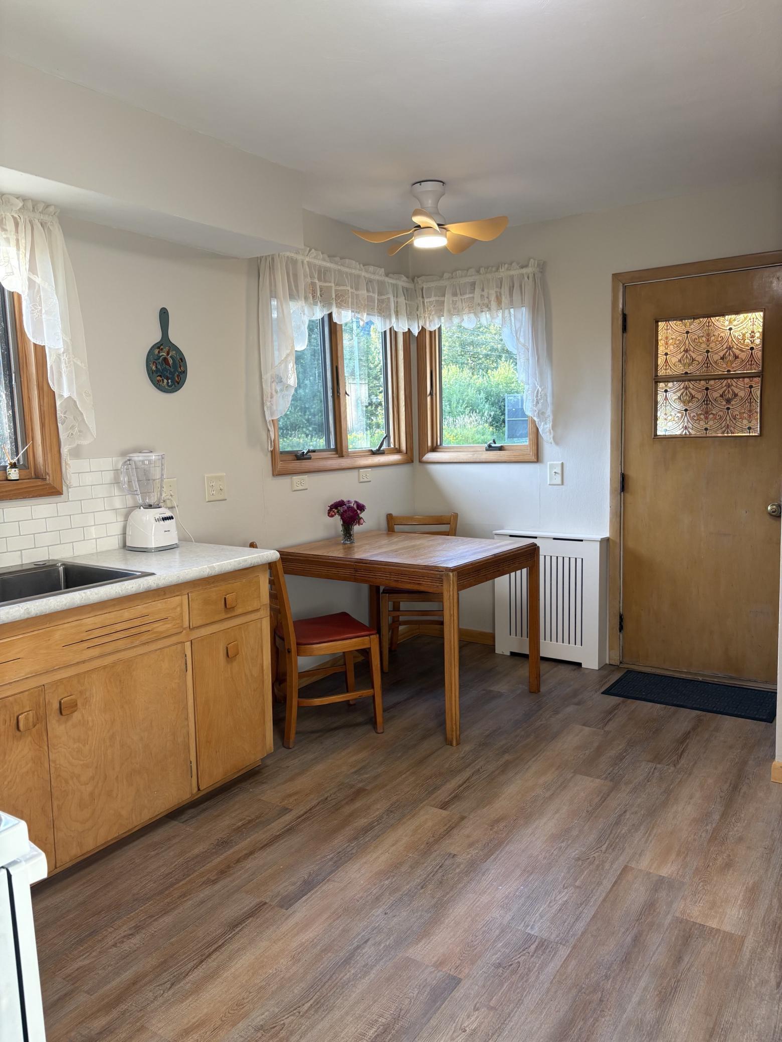 419 2nd Avenue W Property Photo 4