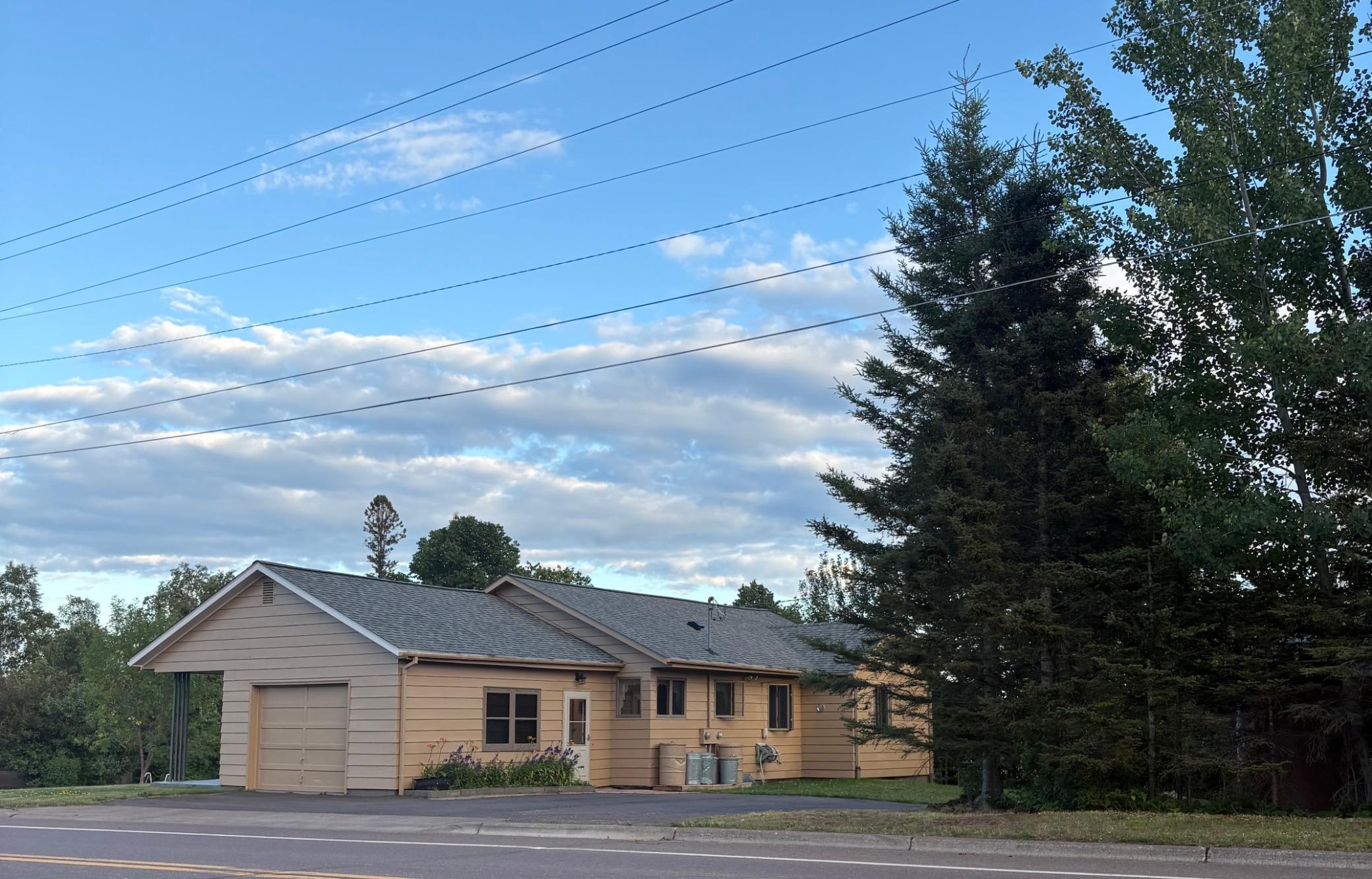 419 2nd Avenue W Property Photo 27