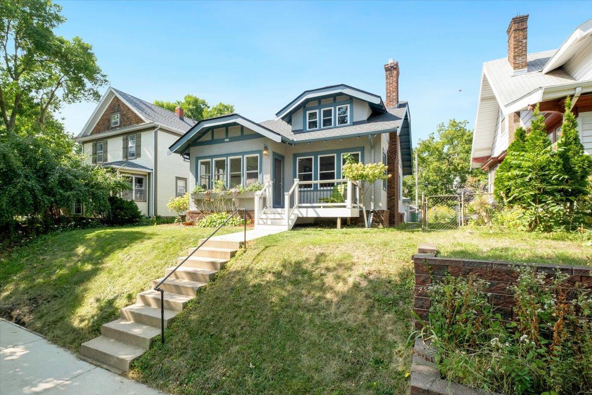 2606 Hayes Street Ne Property Photo 1