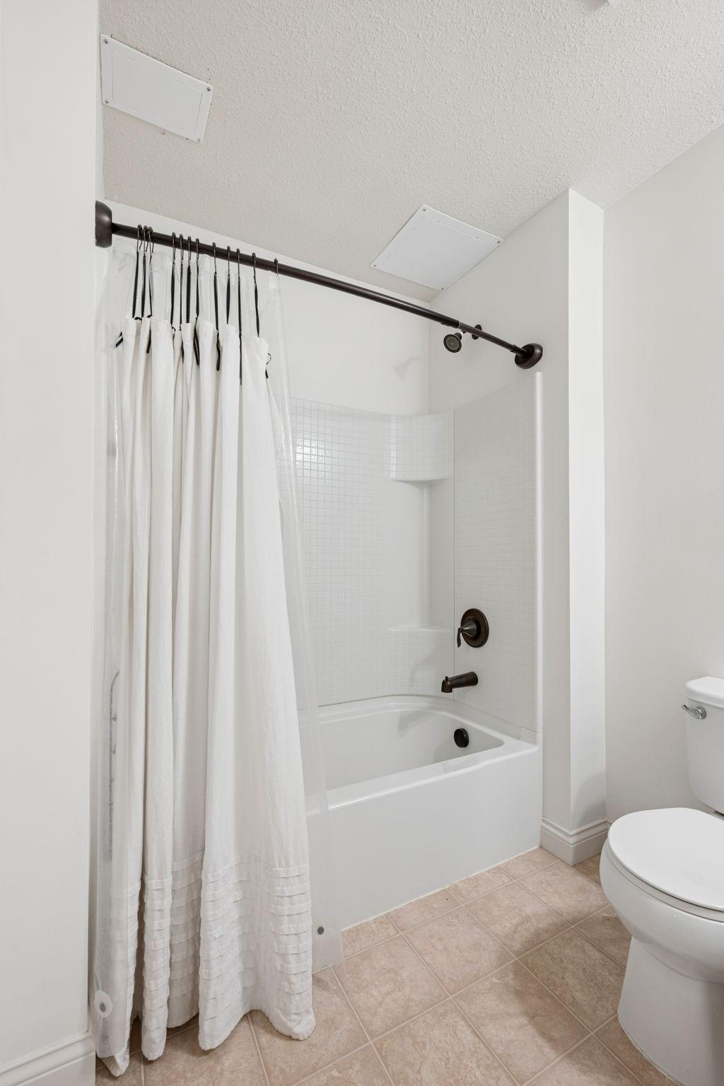 1192 Maple Lane W Property Photo 29