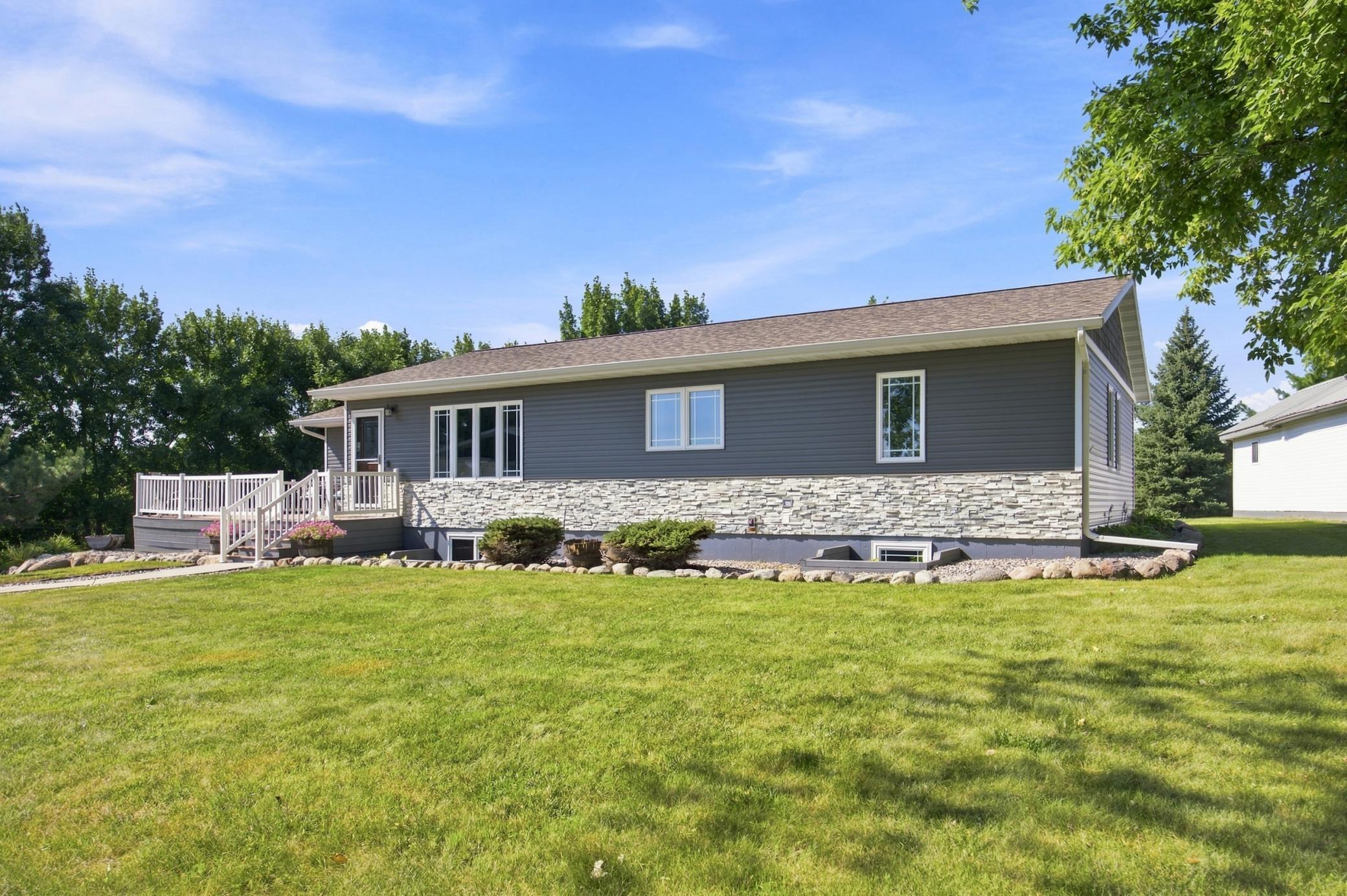 2127 280th Street N Property Photo 2