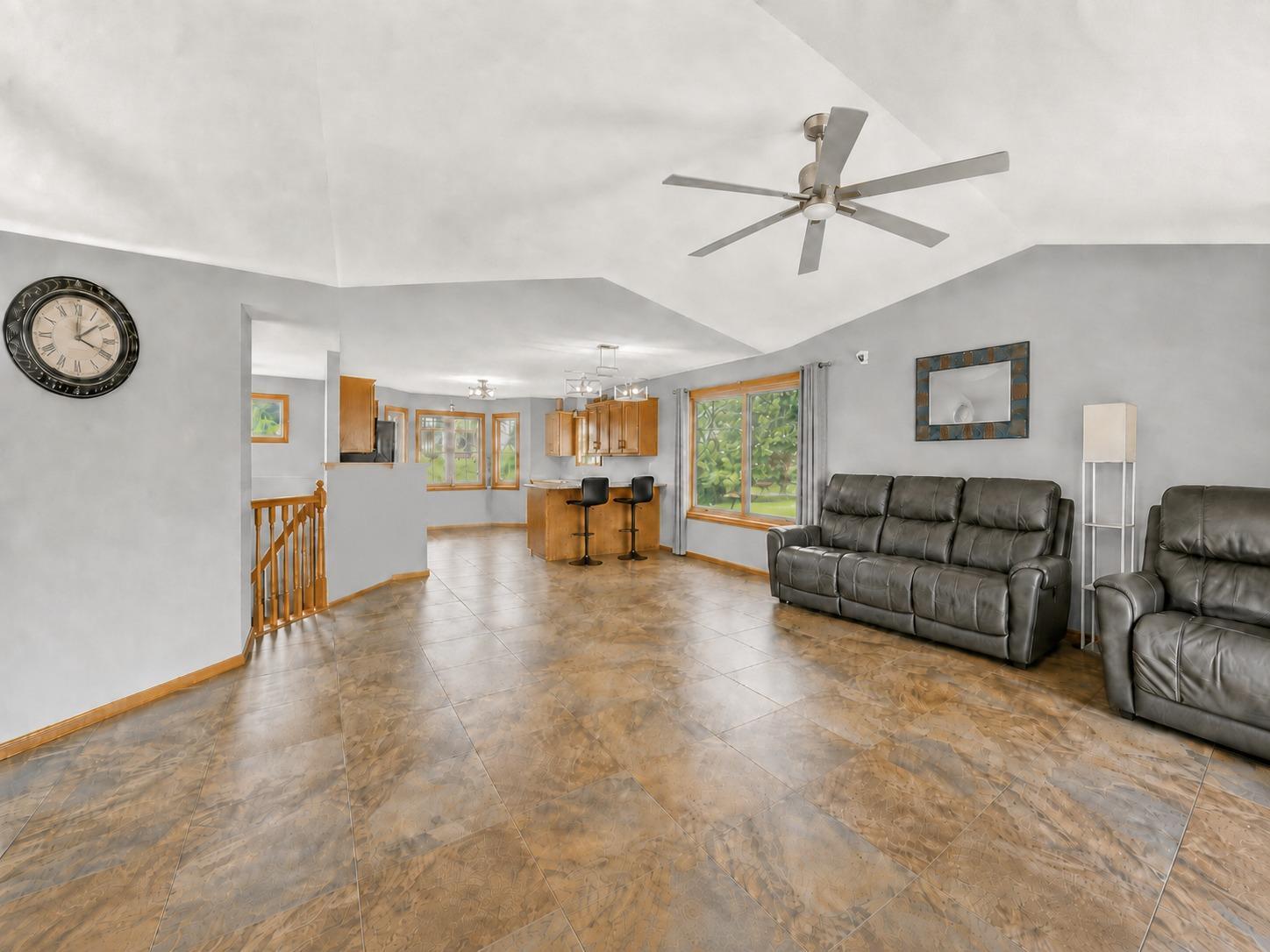 3931 Birmingham Lane Nw Property Photo 4