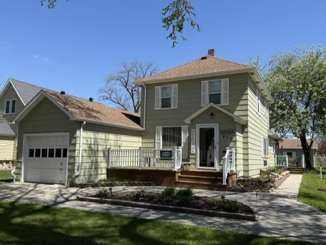 210 9th Street N Property Photo 1
