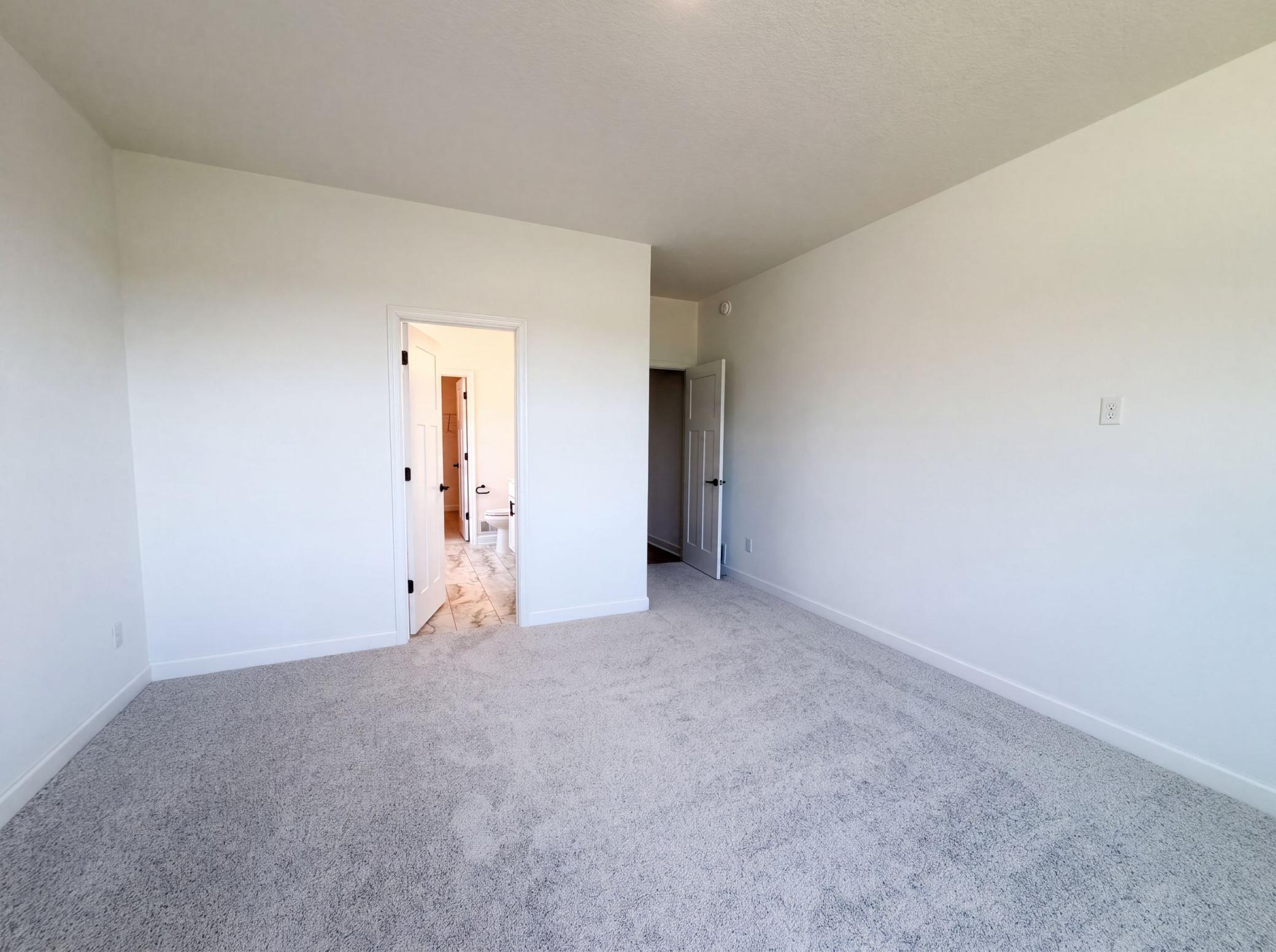 851 Londonderry Lane Nw Property Photo 4