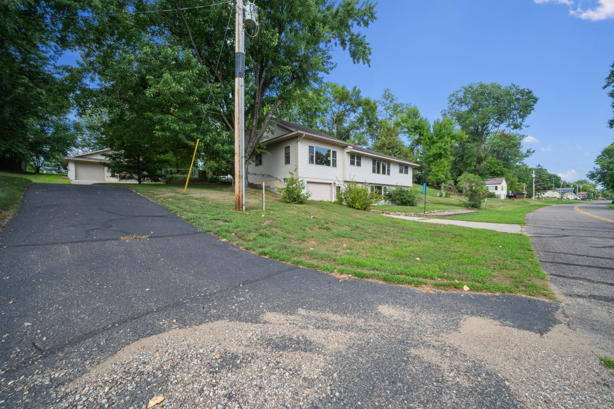 27906 Ambassador Drive Property Photo 6