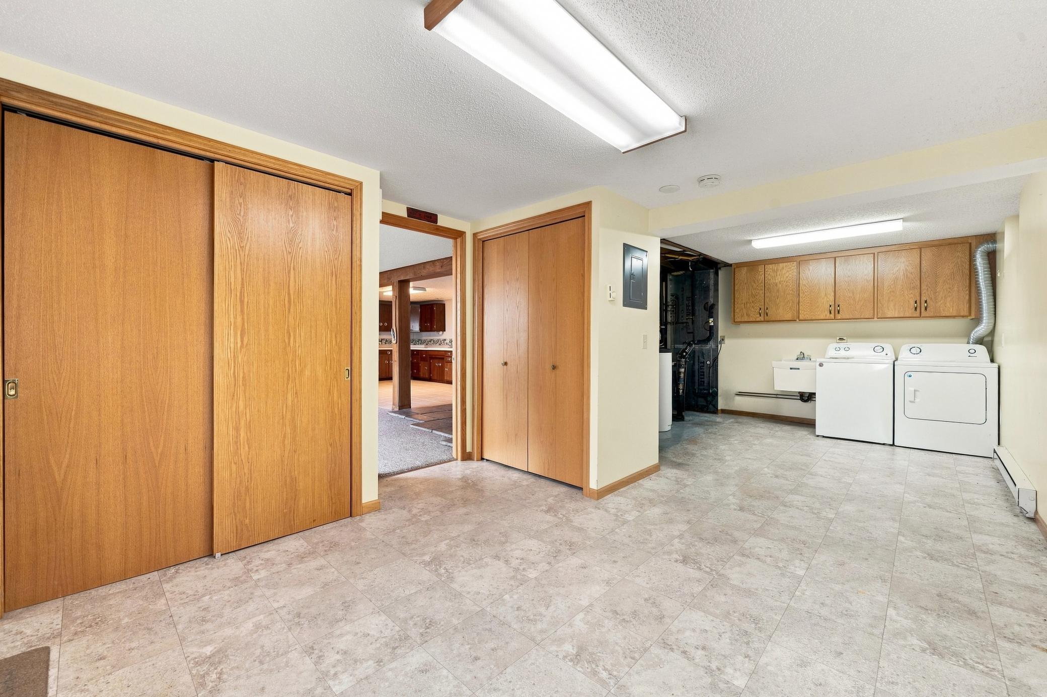 27906 Ambassador Drive Property Photo 43