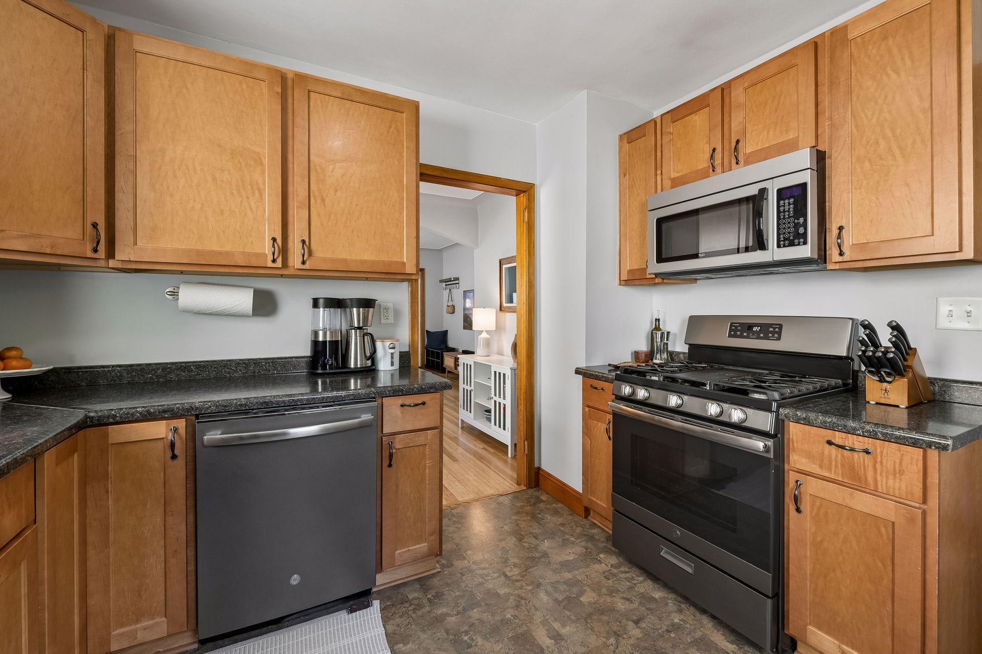 2222 University Avenue Ne Property Photo 12