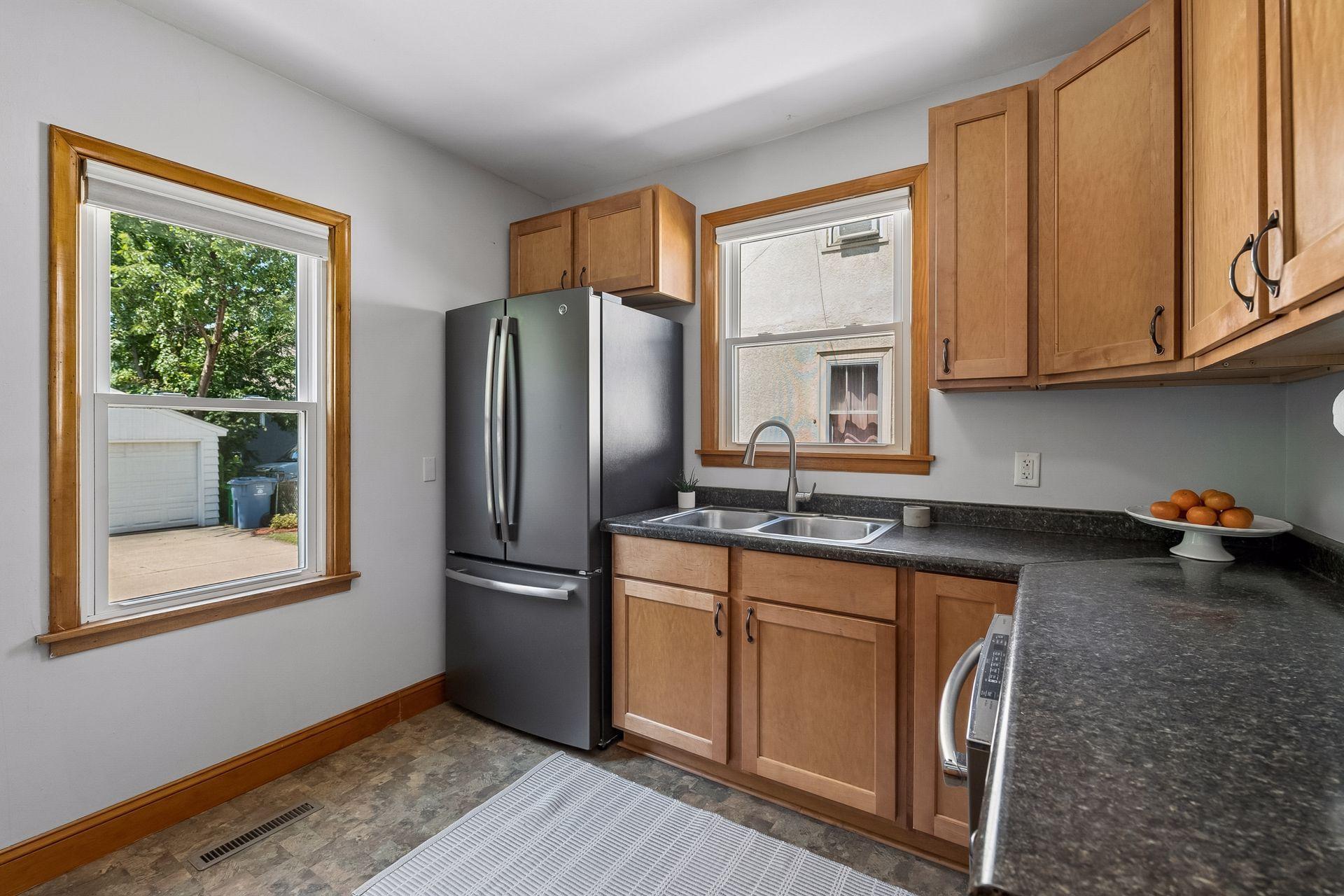 2222 University Avenue Ne Property Photo 13