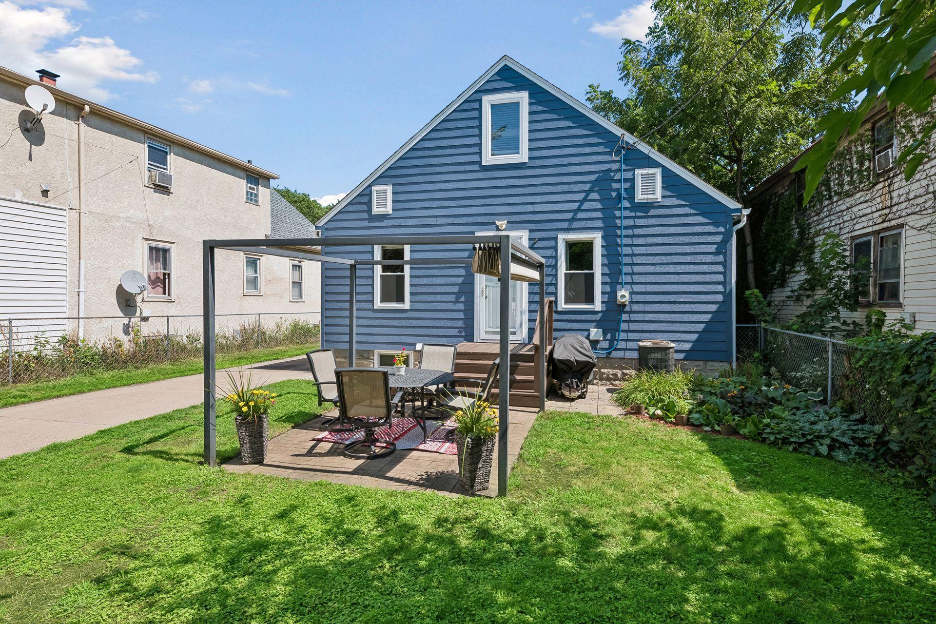 2222 University Avenue Ne Property Photo 25