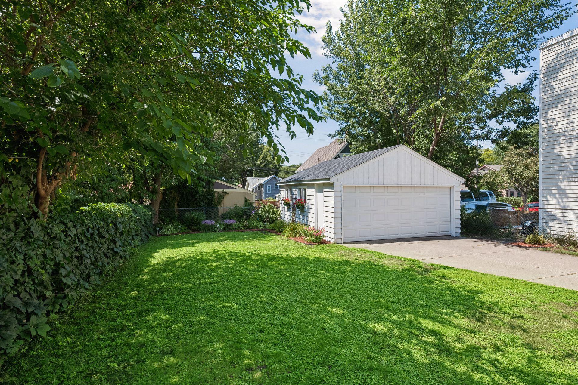 2222 University Avenue Ne Property Photo 28
