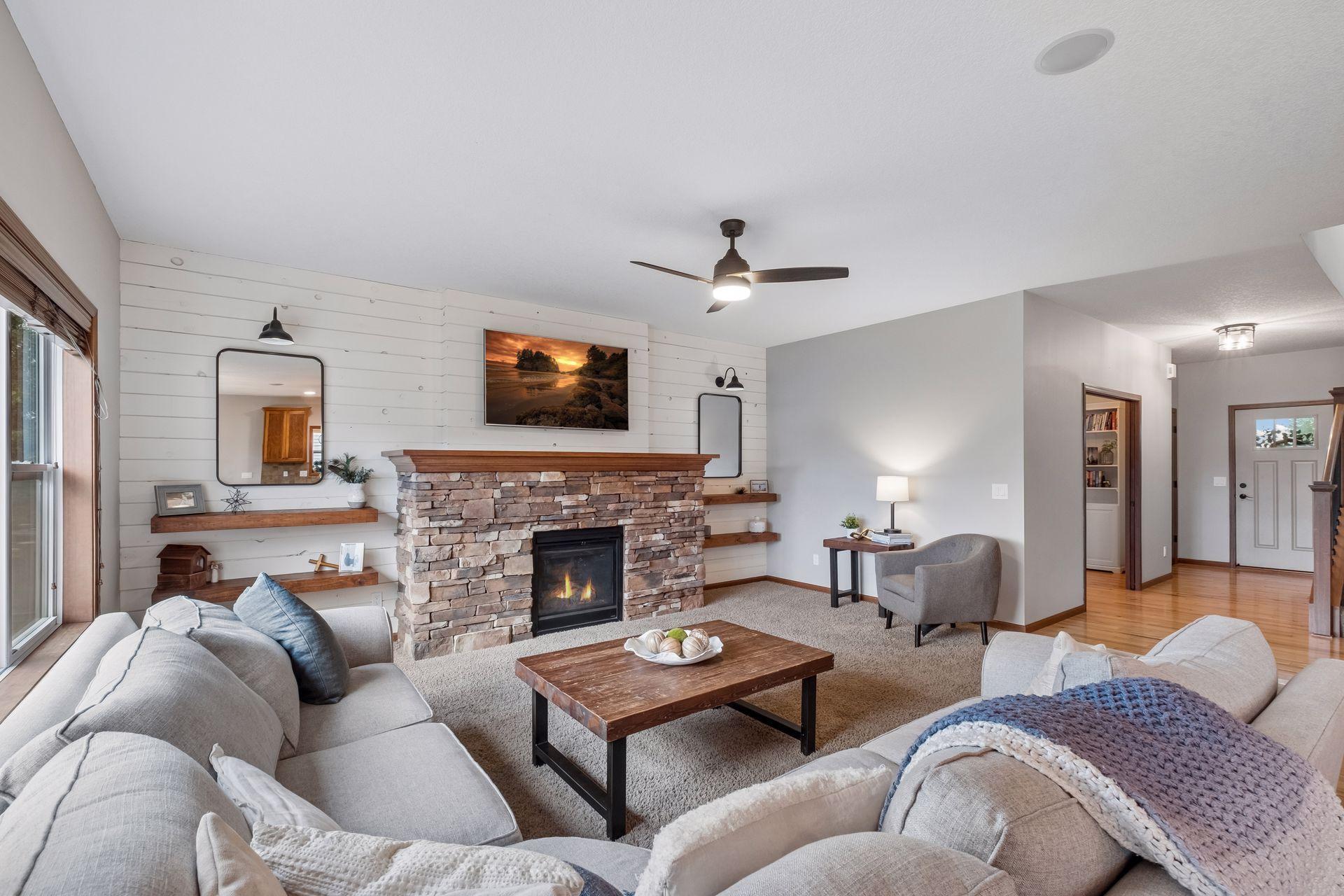 9161 River Rock Drive N Property Photo 10