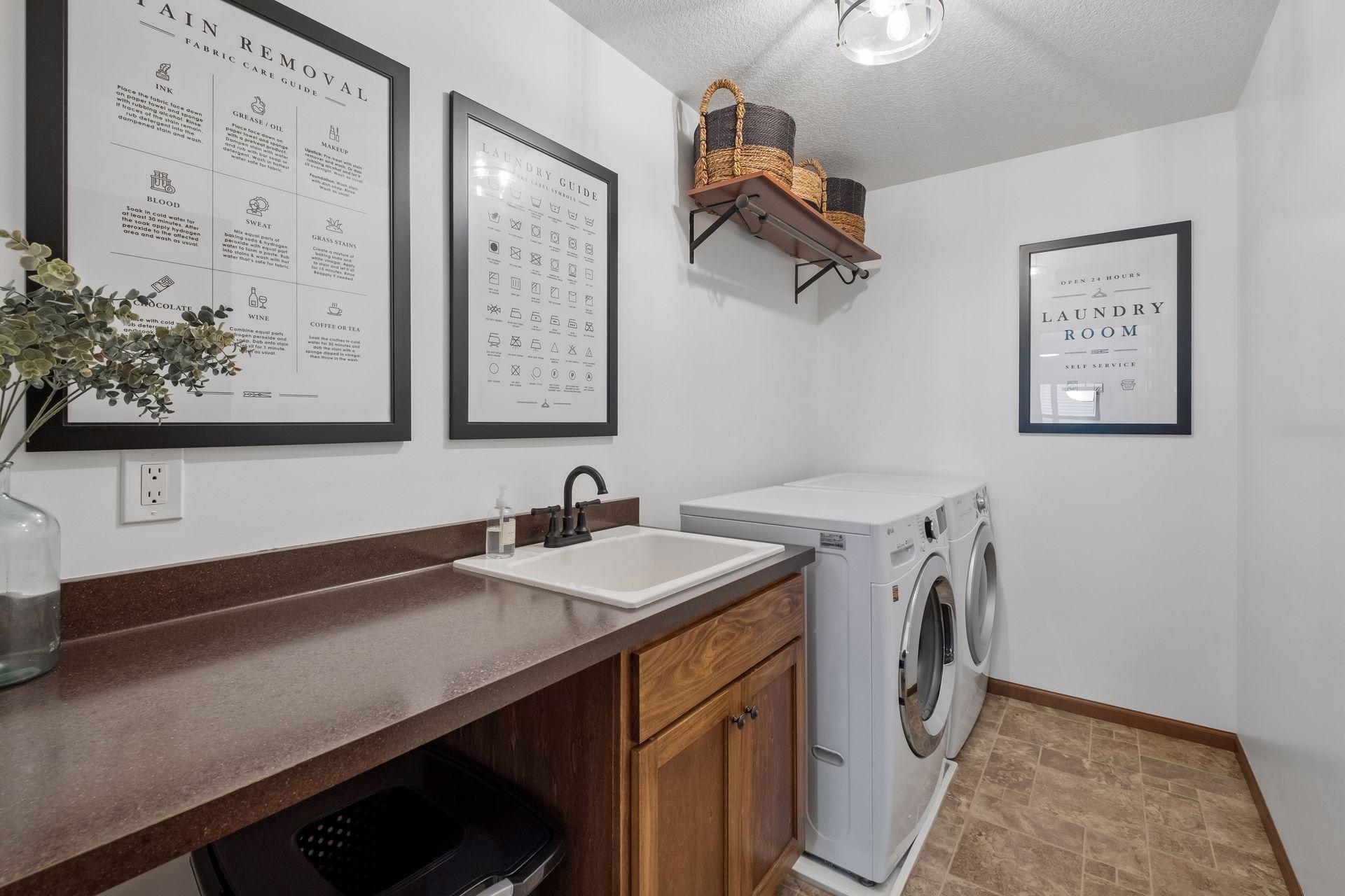 9161 River Rock Drive N Property Photo 41