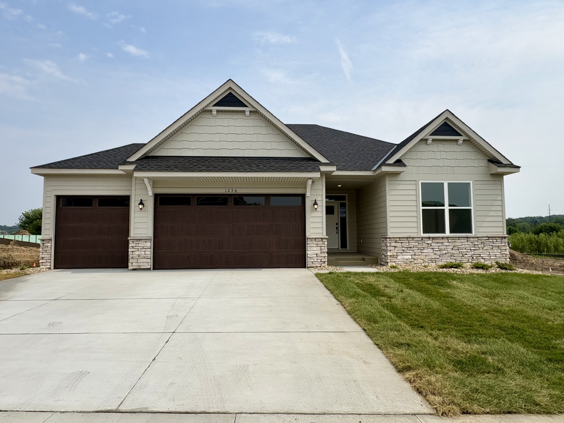1256 Hadley Hills Drive Ne Property Photo 1