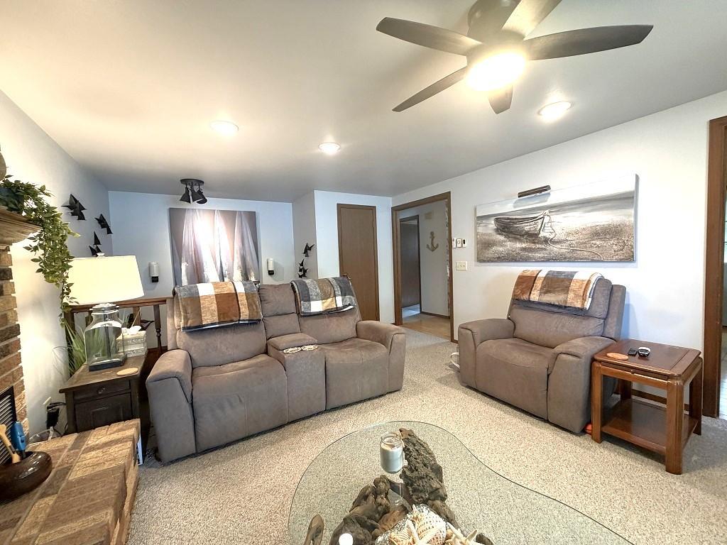 354 E East River Drive Property Photo 8