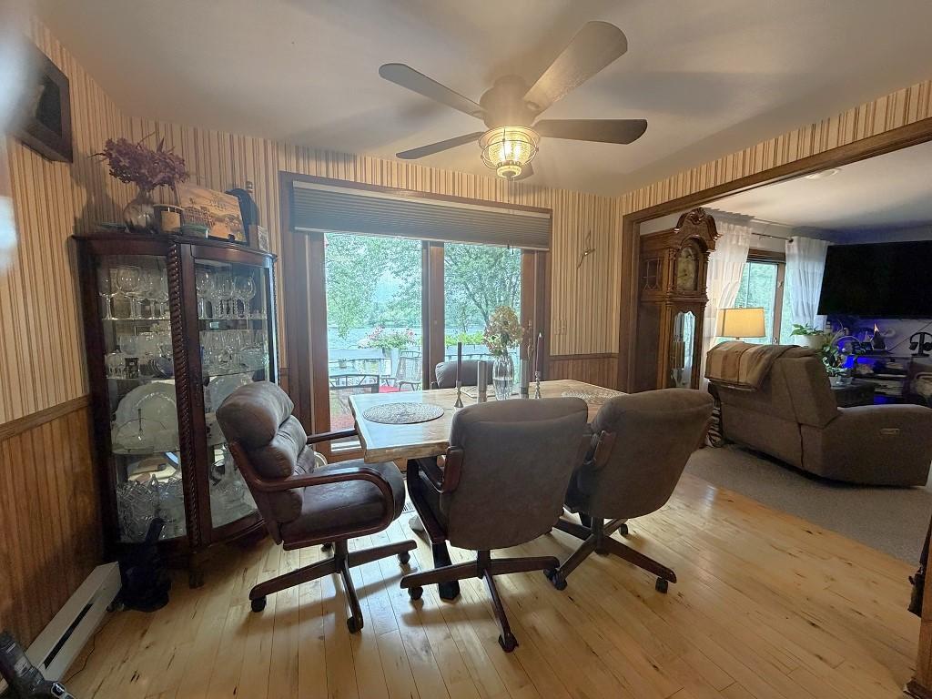 354 E East River Drive Property Photo 12