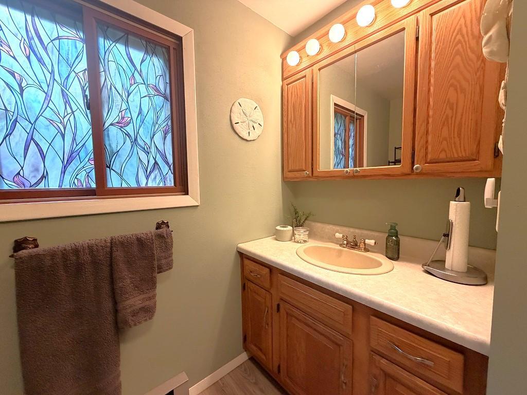 354 E East River Drive Property Photo 19