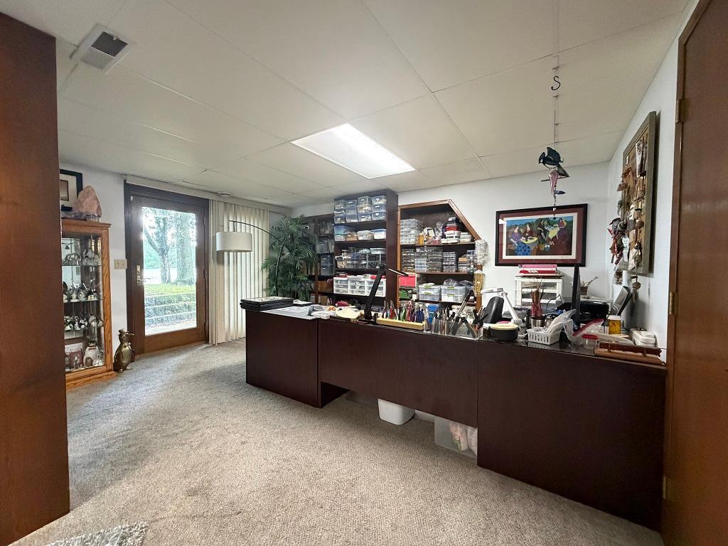 354 E East River Drive Property Photo 23