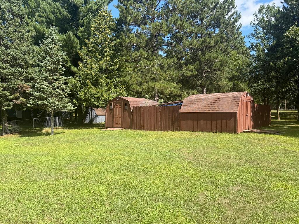354 E East River Drive Property Photo 40