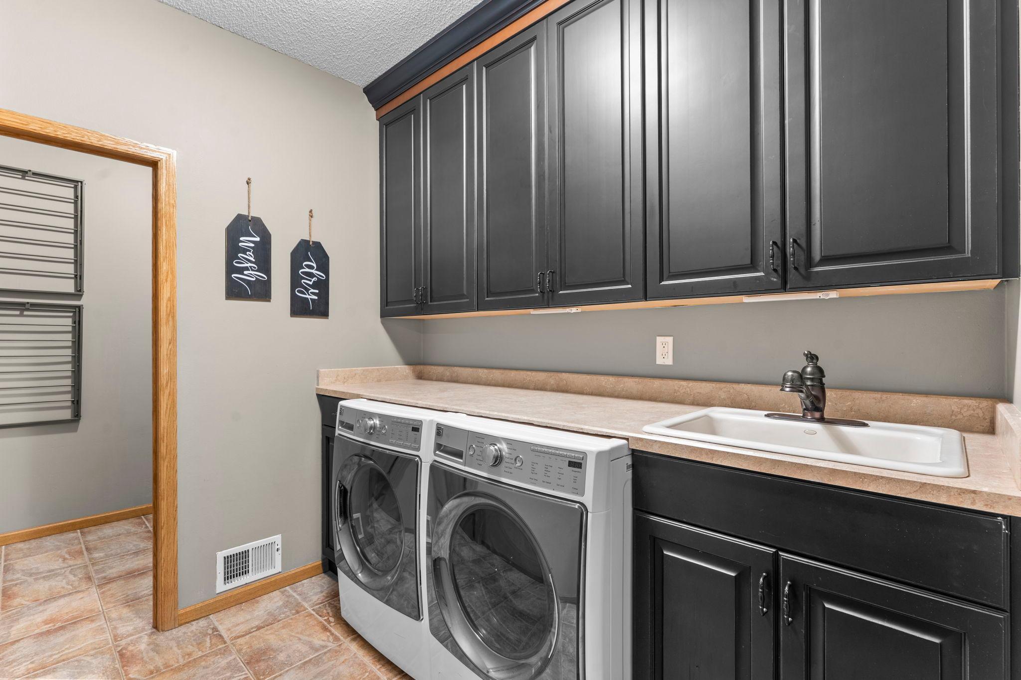 546 White Pine Way Property Photo 17