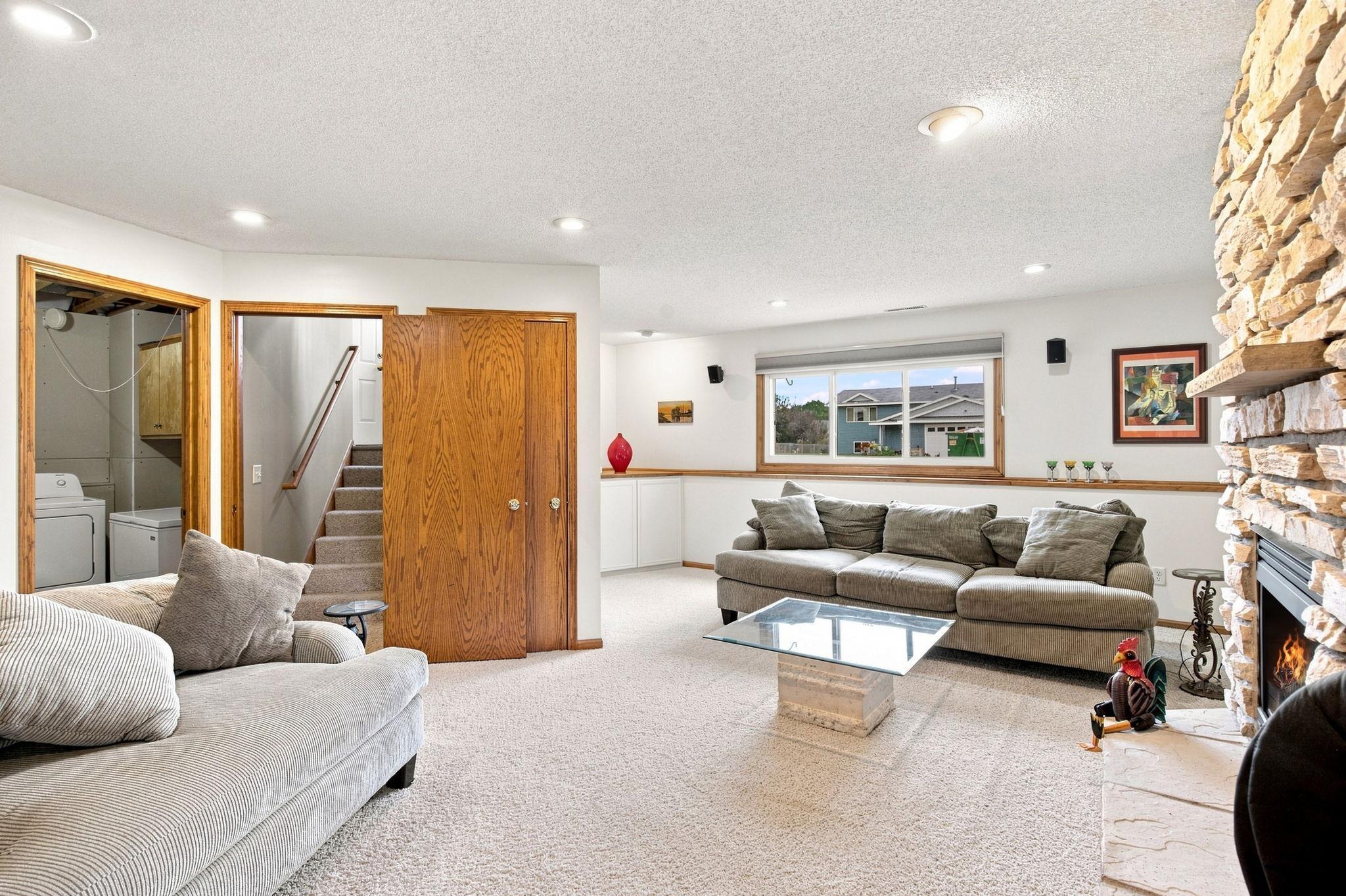 12555 Hillside Lane Se Property Photo 3