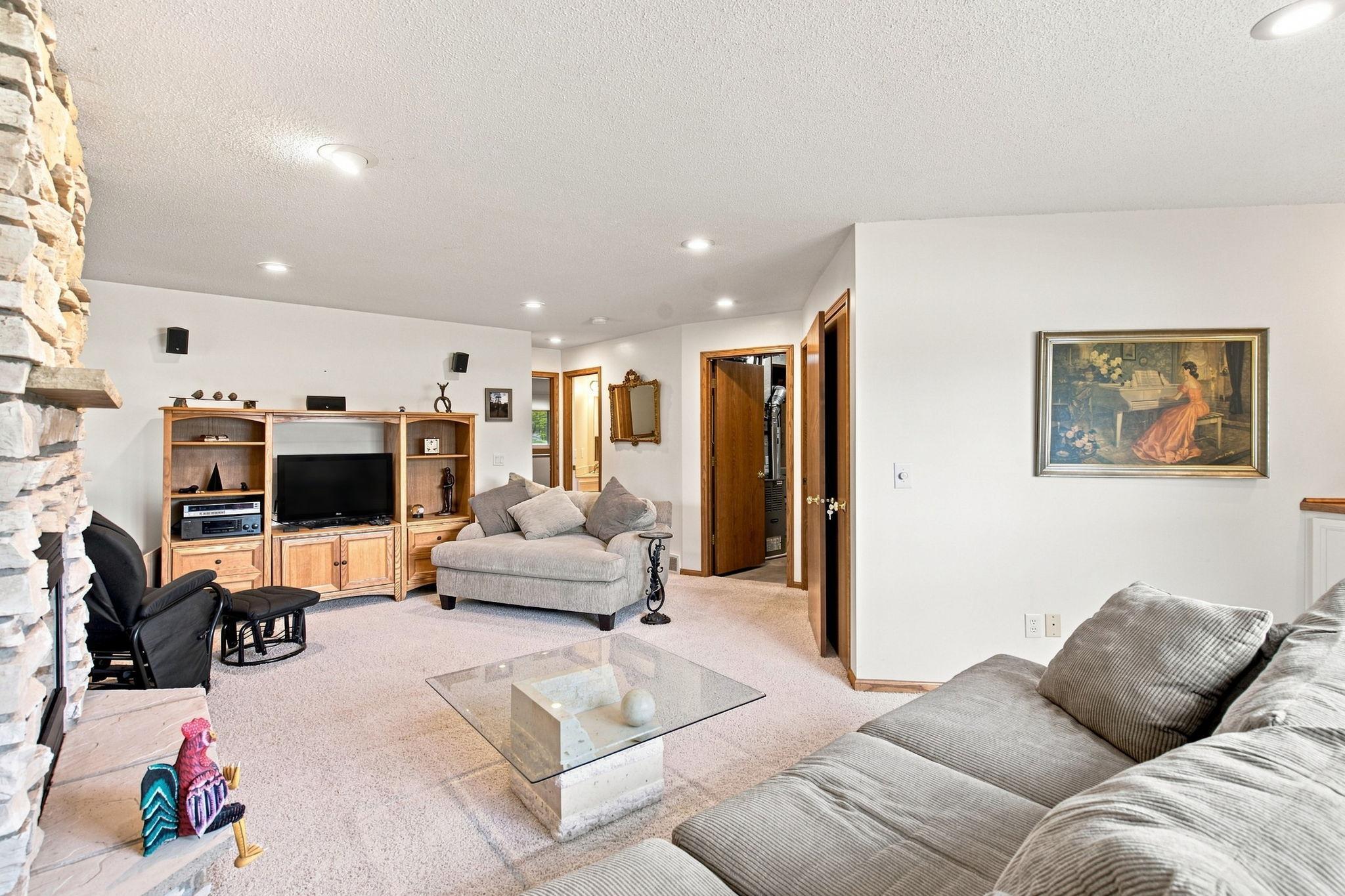 12555 Hillside Lane Se Property Photo 8