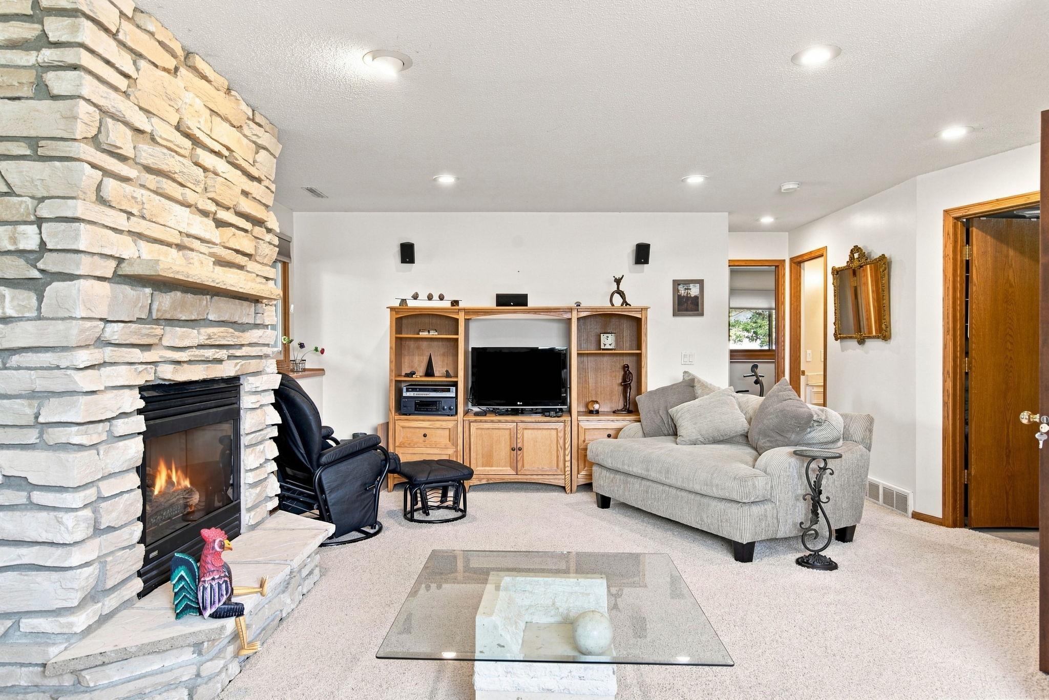 12555 Hillside Lane Se Property Photo 9